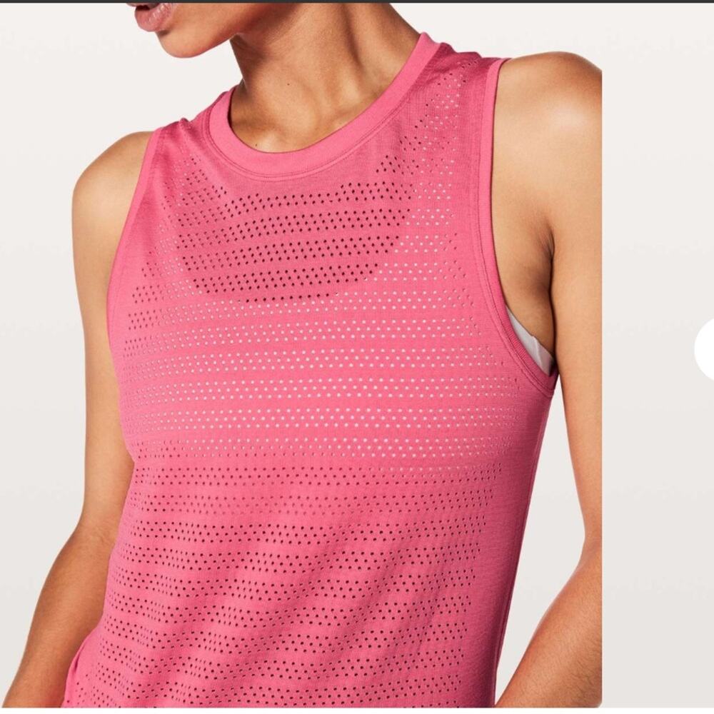 Lululemon Breeze By Muscle Tank II
Glossy / Glossy 4 - Picture 5 of 10